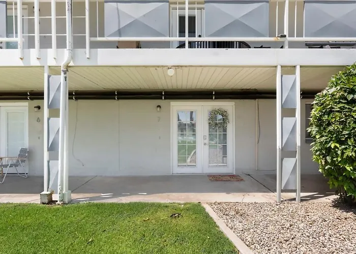 2bd Walk Out To Pool Old Town Paradise *