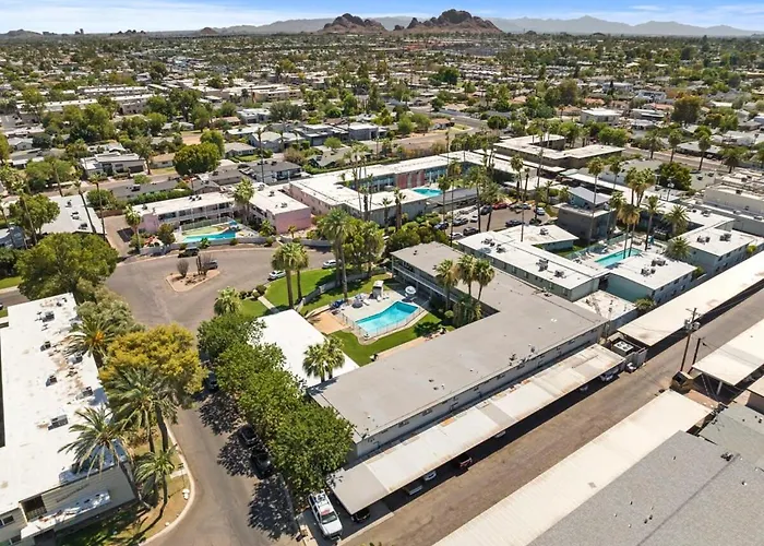 2bd Walk Out To Pool Old Town Paradise *